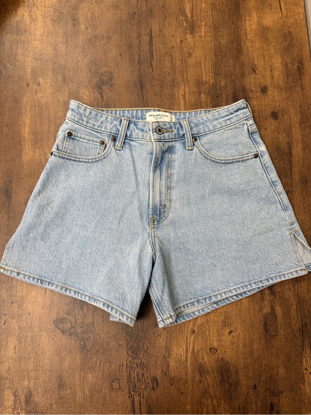 Abercrombie & Fitch High Rise "The Dad Short" Light Blue Womens 27/4